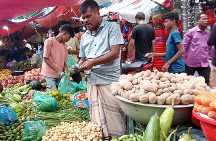নিত্যপণ্যের দাম ঊর্ধ্বমুখী, চাপে মানুষ
