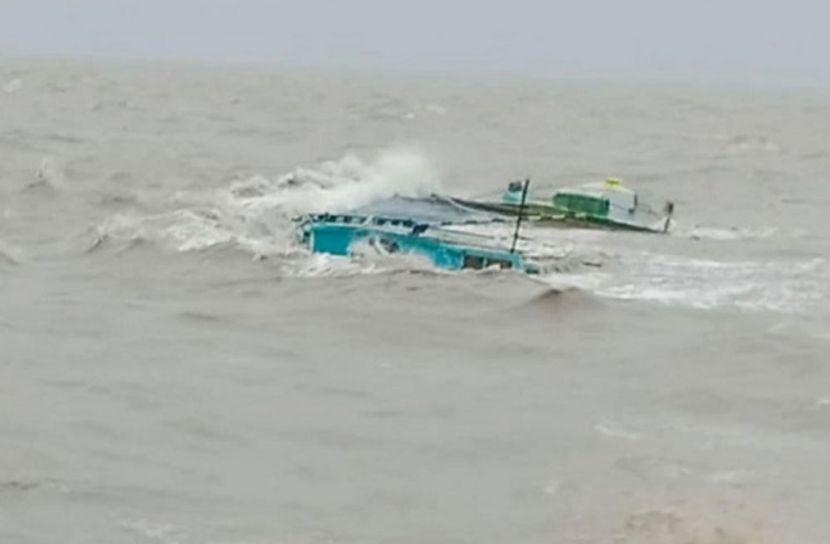 লবণ বোঝাই বলগেট ডুবে বৃদ্ধের মৃত্যু