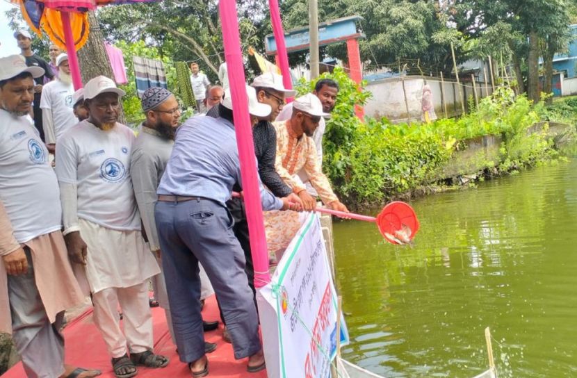 উলিপুরে মৎস্য চাষিদের মাছ উৎপাদন বাড়ানোর আহ্বান