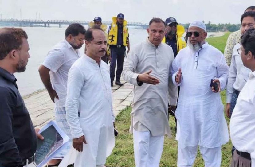 ভাঙন ঠেকাতে ৩৮৫ কোটি টাকার বেড়িবাঁধ, হবে সড়কও