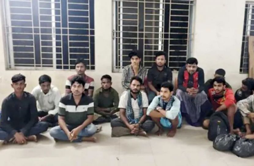 টেকনাফে সমুদ্রপথে মালয়েশিয়া পাচারকালে উদ্ধার  ১৭