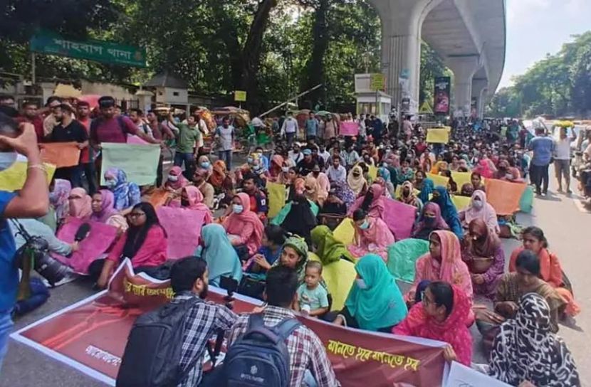 নিয়োগপত্রের দাবিতে শাহবাগে নিয়োগবঞ্চিতরা