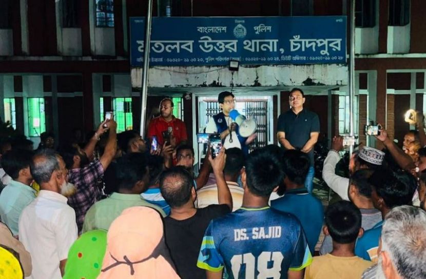 রাতে তিন জেলায় পুলিশের অভিযান, আটক ১,০২৯