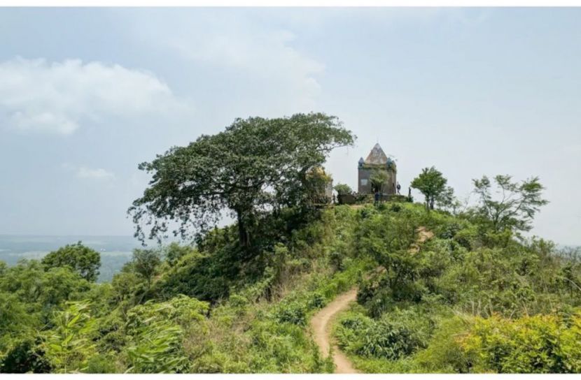 মেঘের ডানায়, সবুজের সীমানায়
