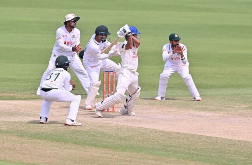 সেদিকুল্লাহ আতাল ক্রিজে গেঁথে থাকলেন ঘণ্টার পর ঘণ্টা মূলত আতালে ব্যাটিংয়ের কাছেই হেরে যায় টাইগাররা । ছবি : ক্রিকইনফো