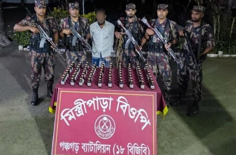 পঞ্চগড় সীমান্তে ৮০ বোতল ফেনসিডিলসহ আটক ১