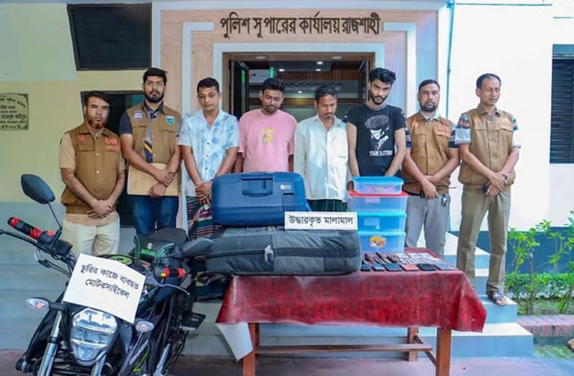 রাজশাহীতে ক্রিকেটারদের চুরি যাওয়া লাগেজ উদ্ধার, গ্রেপ্তার ৪