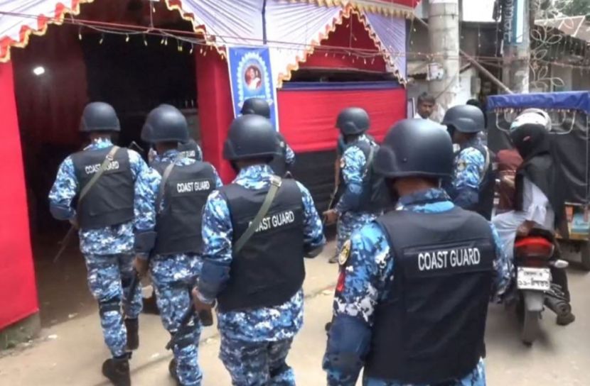 ভোলাজুড়ে শতাধিক পূজামণ্ডপে নিরাপত্তায় কোস্ট গার্ড