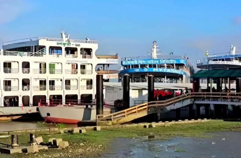 চরফ্যাশনে রোটেশনেই চলছে লঞ্চ, ভোগান্তিতে যাত্রীরা