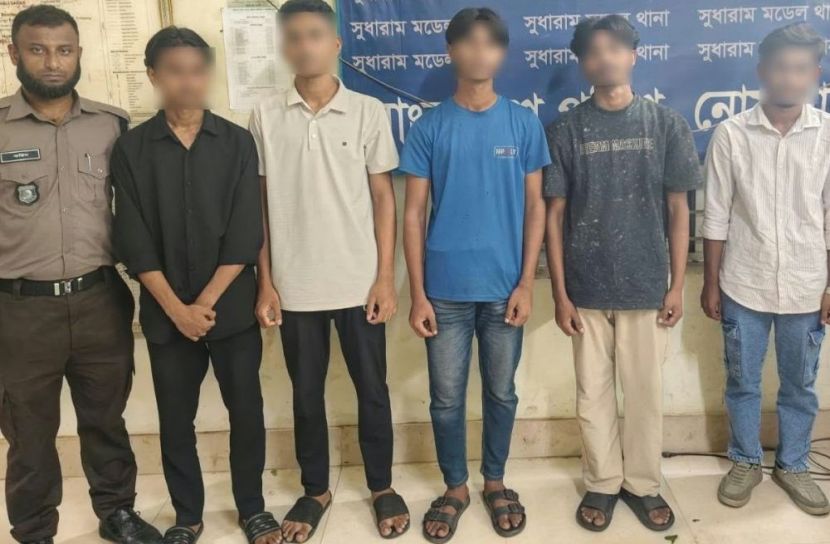 নোয়াখালীতে কিশোর গ্যাংবিরোধী অভিযানে আটক ৪৬