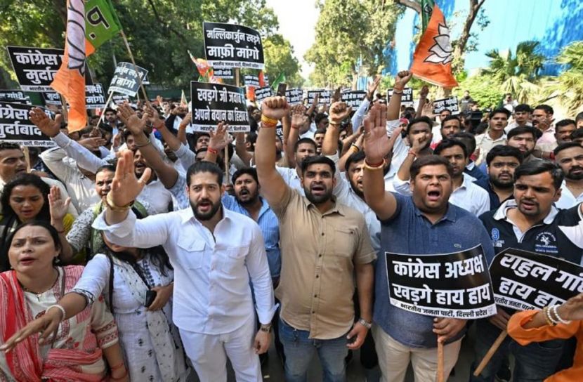 এবার মোদির হয়ে রাজপথে নামল বিক্ষুব্ধ বিজেপি!