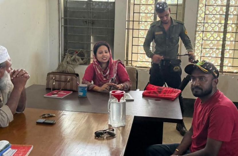 চরফ্যাশনে দুপুরের মধ্যে  শিক্ষক-শিক্ষার্থীশূন্য স্কুল, ক্ষুব্ধ ইউএনও