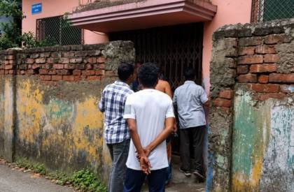 মাদারীপুরে আত্মীয়ের বাড়ি থেকে সন্তানসহ দম্পতির লাশ উদ্ধার
