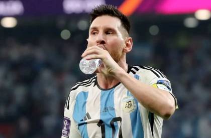 ফিফা বদলাল পানির বোতল নীতি, বিশ্বকাপ ভেন্যুতে সিদ্ধান্তে ইউ-টার্ন