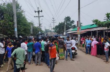 ছুটি না পেয়ে  অসুস্থ শ্রমিকের মৃত্যু, ৫ কারখানায় ভাঙচুর