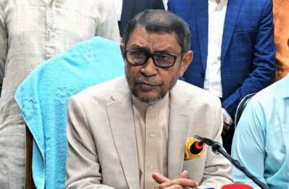 দুর্নীতিতে বদলি নয়, চাকরিচ্যুতির হুঁশিয়ারি স্বাস্থ্যমন্ত্রীর