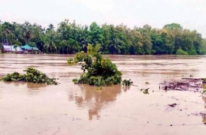 টানা বর্ষণে নতুন বন্যার শঙ্কা, ৪৮ ঘণ্টায় ৫ জেলায় সতর্কতা