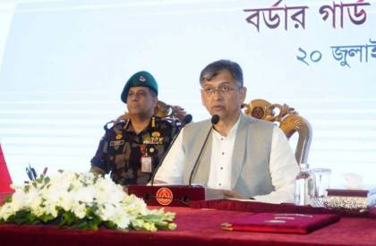 বিজিবিকে স্বরাষ্ট্রমন্ত্রীর আহ্বান দেশপ্রেম ও পেশাদারিত্বের সঙ্গে দায়িত্ব পালনের