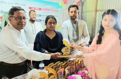  তরুণরা আমাদের অনুপ্রেরণা, তারাই আমাদের সাহস দেবে: আলোকচিত্রী তাসলিমা আখতার