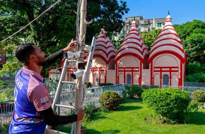 ঢাকেশ্বরী জাতীয় মন্দিরে এবার ৬৪টি সিসি ক্যামেরা বসাচ্ছে স্পেশাল রেসপন্স ব্যাটালিয়ন। ছবি : সংগৃহীত