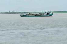 ফুলছড়িতে ব্রহ্মপুত্র নদে বালু উত্তোলনে হুমকির মুখে উন্নয়ন প্রকল্প